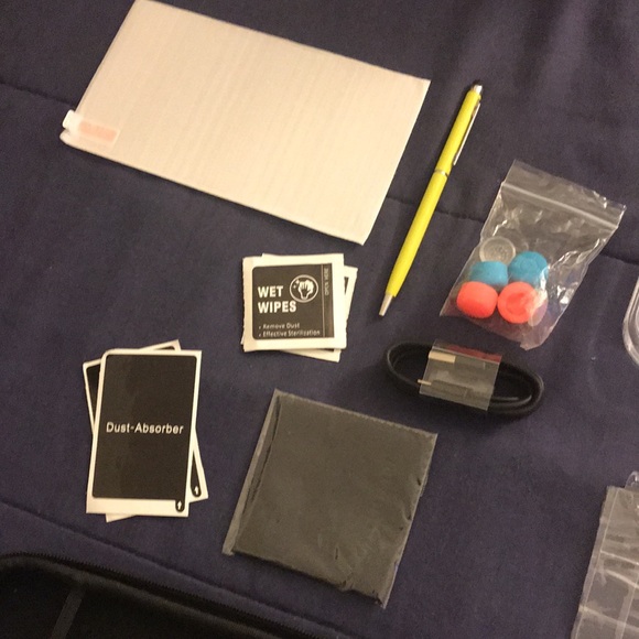 Nintendo Switch - Picture 2 of 5